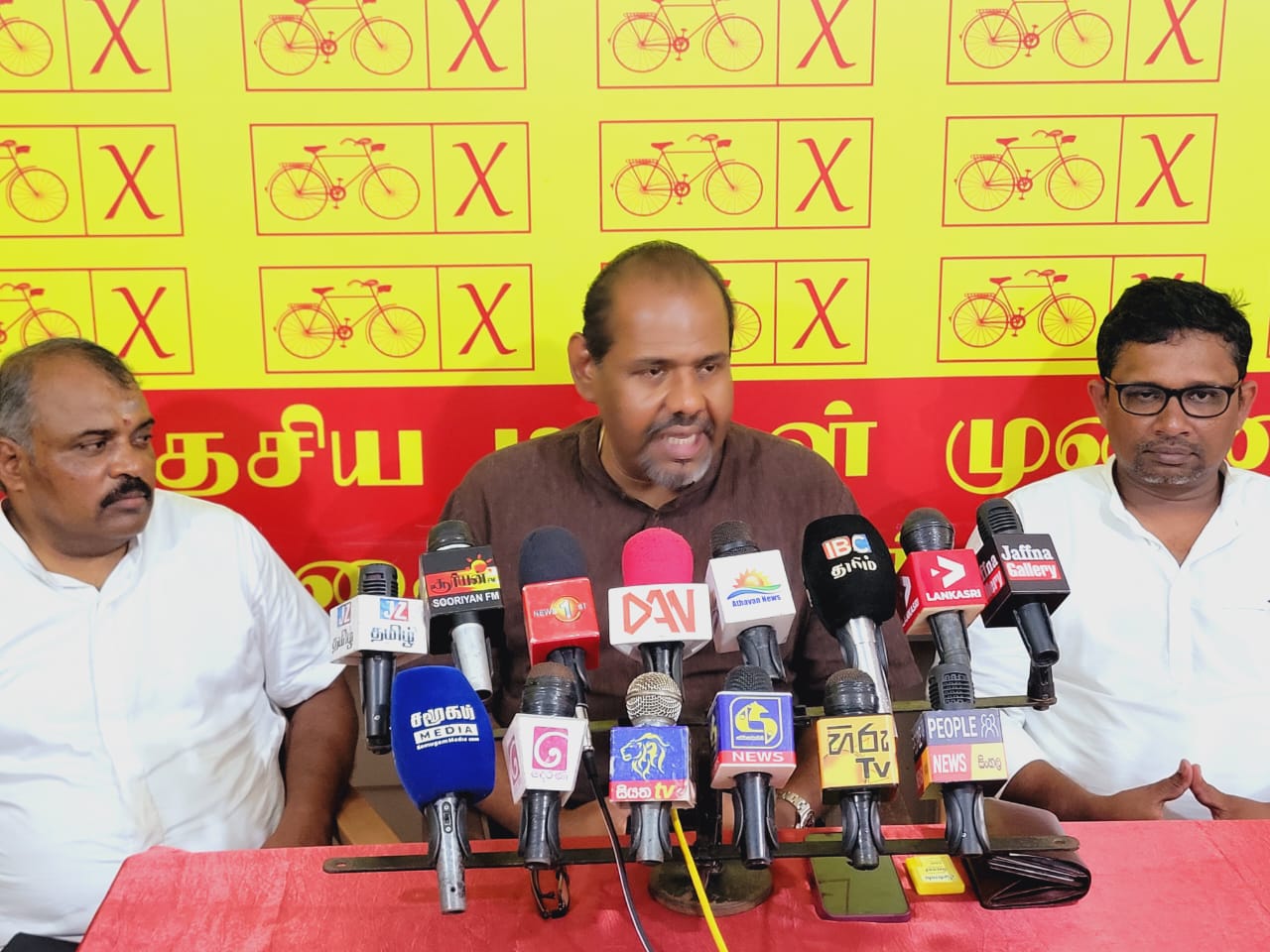 Gajendran slams JVP