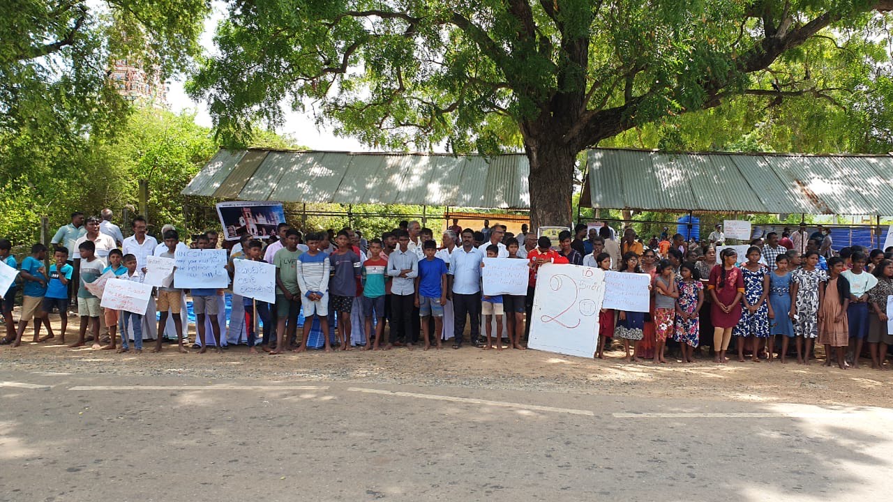 Second day protest in mayiliddy