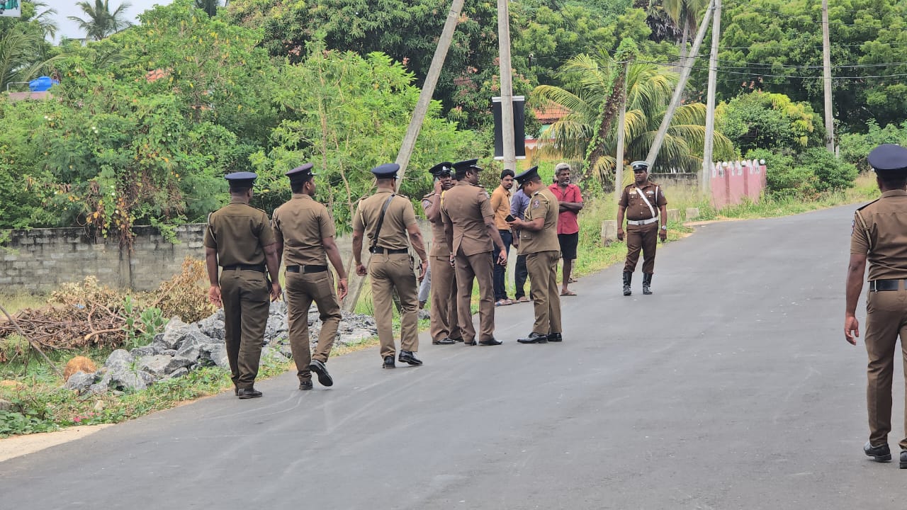 Police intimidates protestors 